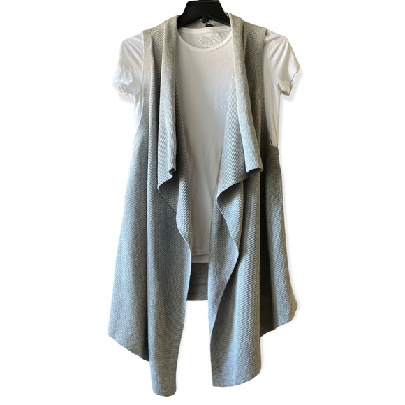 Gap Grey Vest - Picture 5 of 6